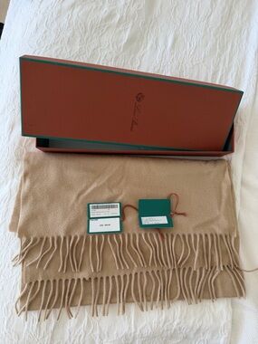 Loro Piana like new cashmere beige scarf